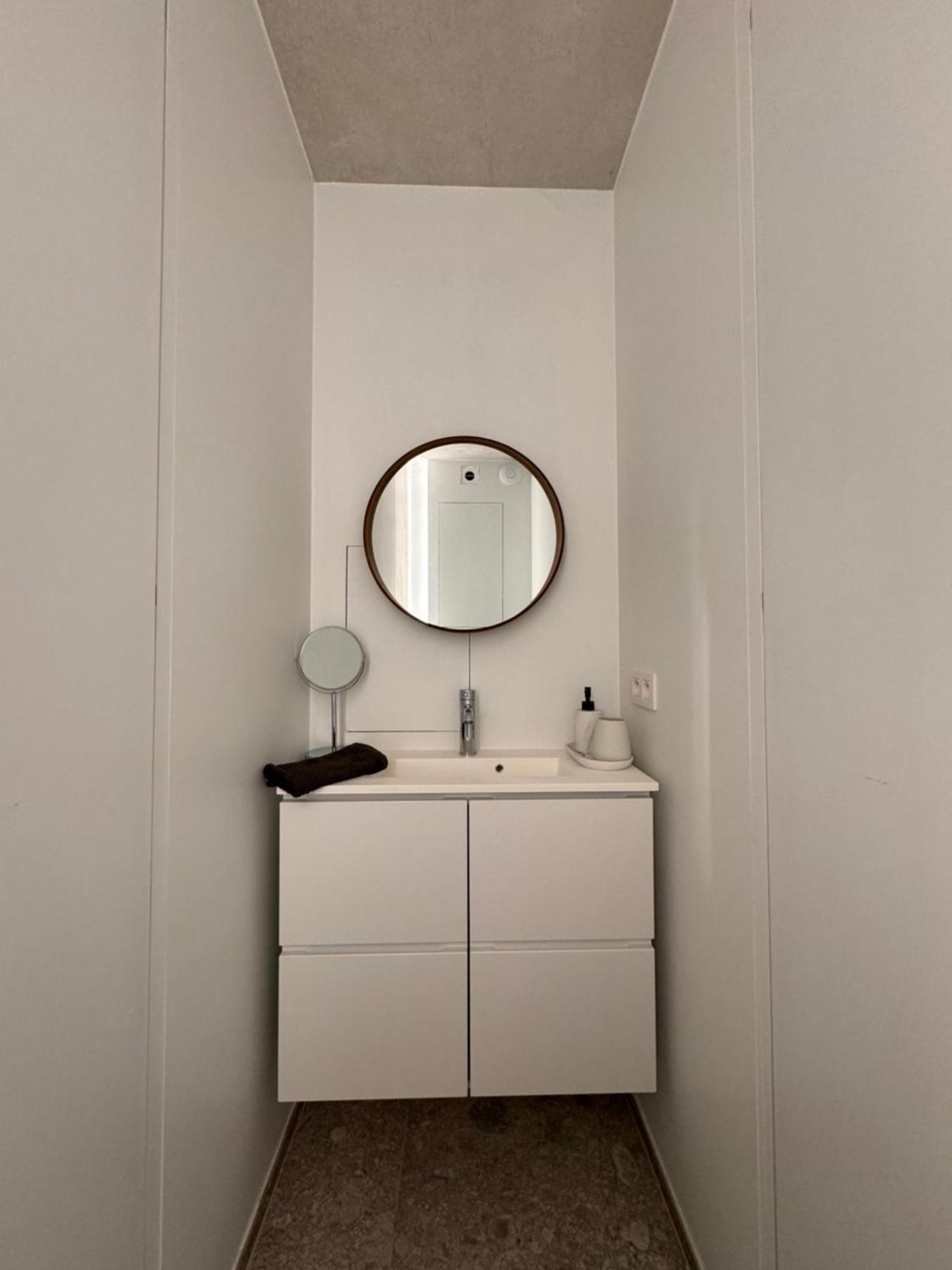 Apartment L'O Reine Of Budgetkamer The Box Sint-Pieters-Leeuw Екстер'єр фото